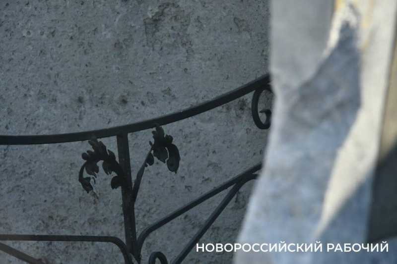 Надгробья все полегли! От атаки ВСУ на Новороссийск пострадали мертвые