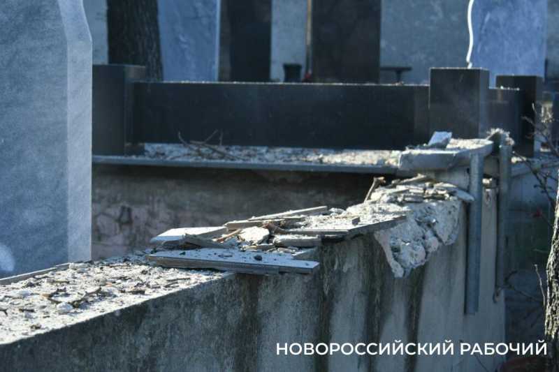 Надгробья все полегли! От атаки ВСУ на Новороссийск пострадали мертвые