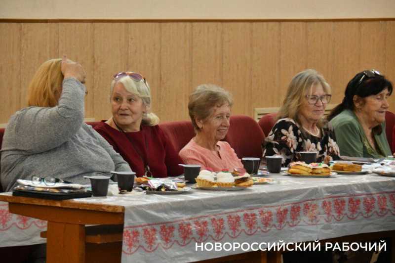 Новороссиец Максим Егоров поздравил всех мам, чьи сыновья сейчас на СВО