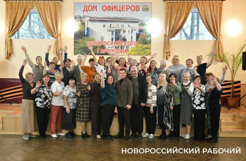 Новороссиец Максим Егоров поздравил всех мам, чьи сыновья сейчас на СВО