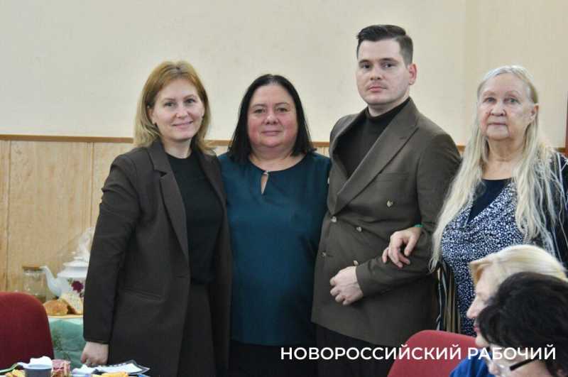 Новороссиец Максим Егоров поздравил всех мам, чьи сыновья сейчас на СВО
