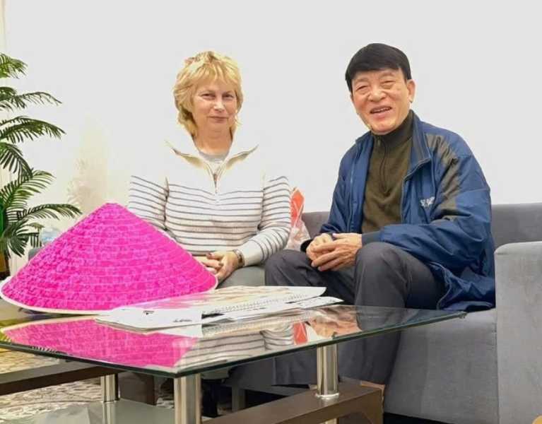 «Новороссийскому рабочему» передали подарки из Вьетнама в благодарность за историю 57-летней давности