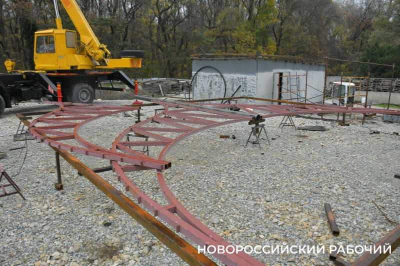 Отец Дмитрий строит храм в Новороссийске и уверен: &laquo;От отчаяния здорово спасает физический труд&raquo;