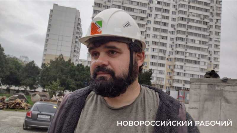 Отец Дмитрий строит храм в Новороссийске и уверен: &laquo;От отчаяния здорово спасает физический труд&raquo;