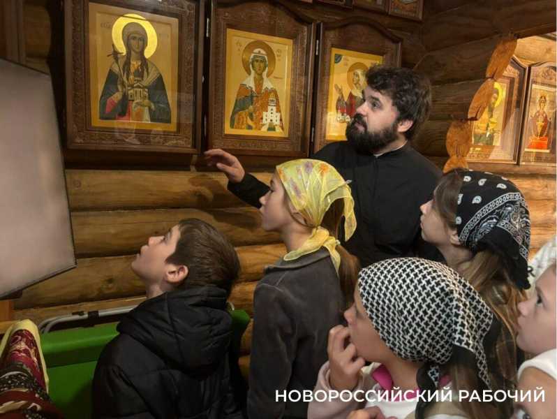 Отец Дмитрий строит храм в Новороссийске и уверен: &laquo;От отчаяния здорово спасает физический труд&raquo;