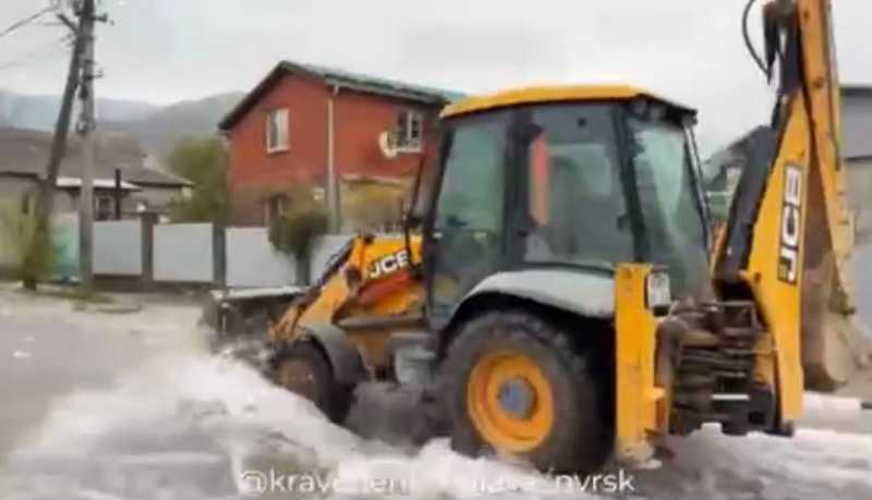 Порыв водовода на Пограничной: идут восстановительные работы