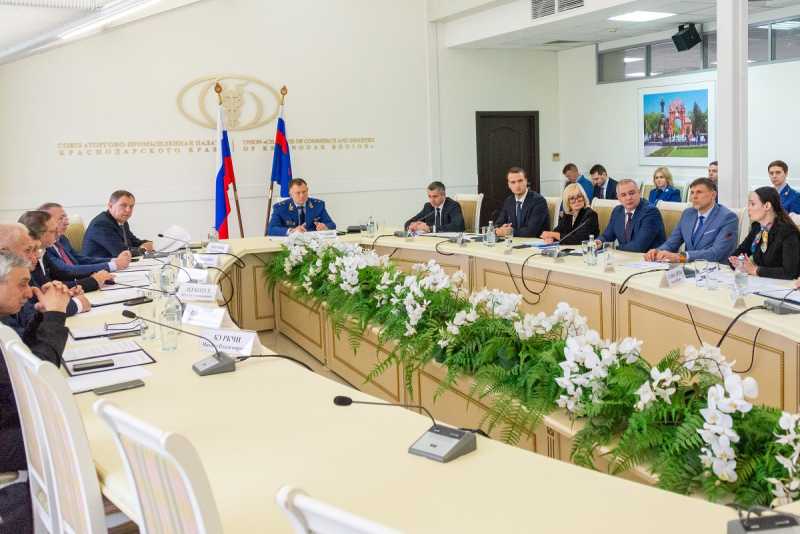 Предстоящие изменения в порядке применения специальных налоговых режимов обсудили на заседании Общественного совета при прокуратуре края