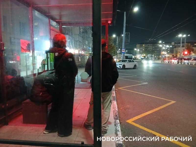 «Раздаю wi-fi»! Всегда ли возможно подключиться на «умных» остановках Новороссийска