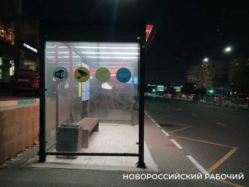 «Раздаю wi-fi»! Всегда ли возможно подключиться на «умных» остановках Новороссийска