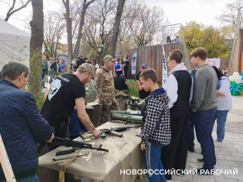 Сегодня &laquo;Добрый Новороссийск&raquo; собирает друзей и дарит праздник. Фоторепортаж &laquo;НР&raquo;