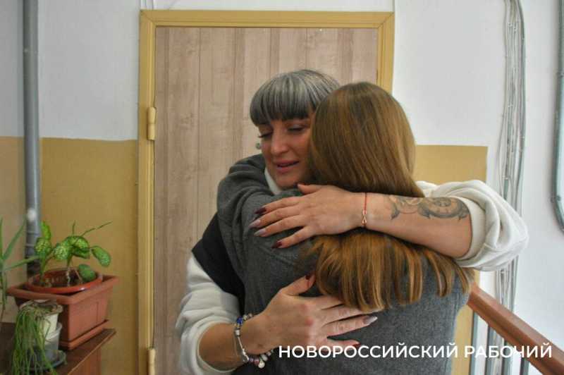 &laquo;Стоял на балконе и вижу &ndash; летит!&raquo; В Новороссийске обследуют пострадавшие от налета БПЛА квартиры