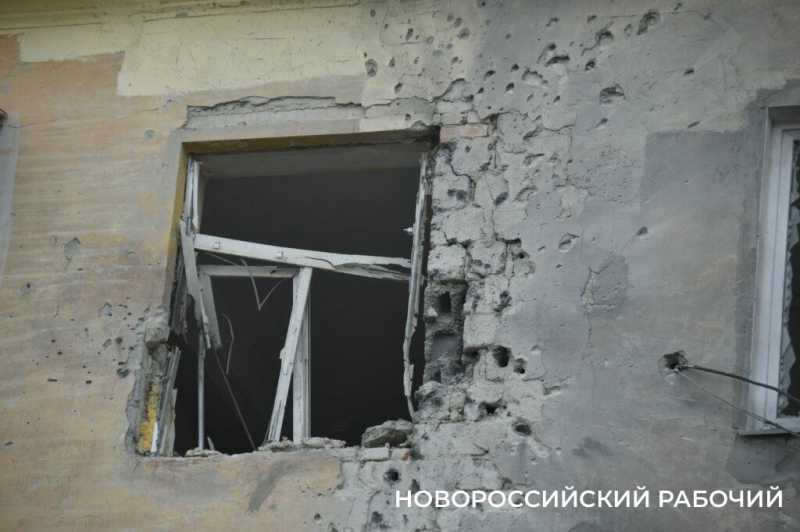 &laquo;Стоял на балконе и вижу &ndash; летит!&raquo; В Новороссийске обследуют пострадавшие от налета БПЛА квартиры