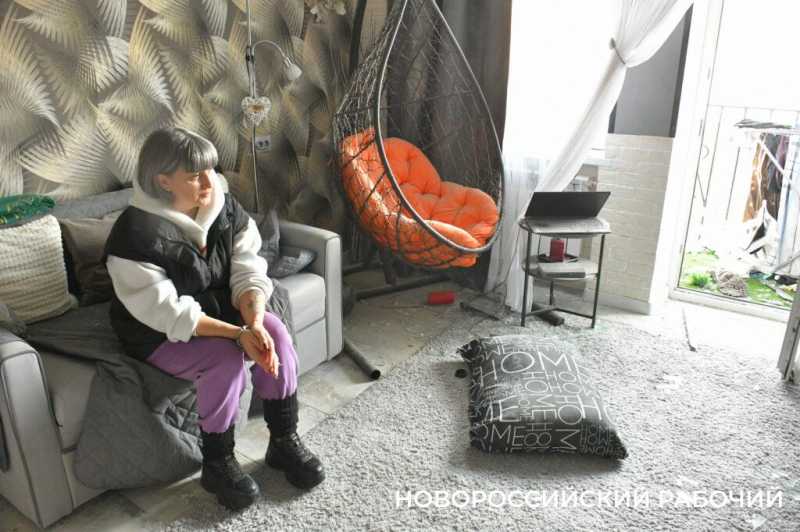 &laquo;Стоял на балконе и вижу &ndash; летит!&raquo; В Новороссийске обследуют пострадавшие от налета БПЛА квартиры