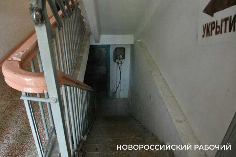 &laquo;Стоял на балконе и вижу &ndash; летит!&raquo; В Новороссийске обследуют пострадавшие от налета БПЛА квартиры