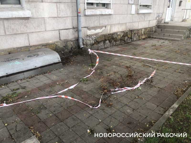 В центре Новороссийска объект культурного наследия будет разрушаться еще 2 года