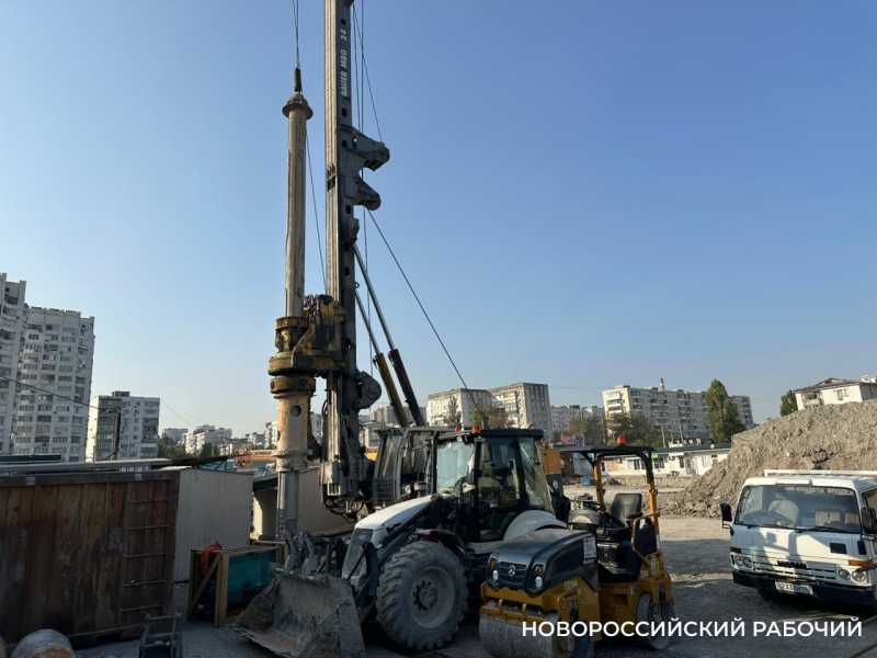 В Новороссийске идет строительство ритейл-парка