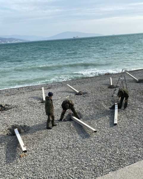 В Новороссийске &laquo;люди в военной форме&raquo; зачищают пляжи