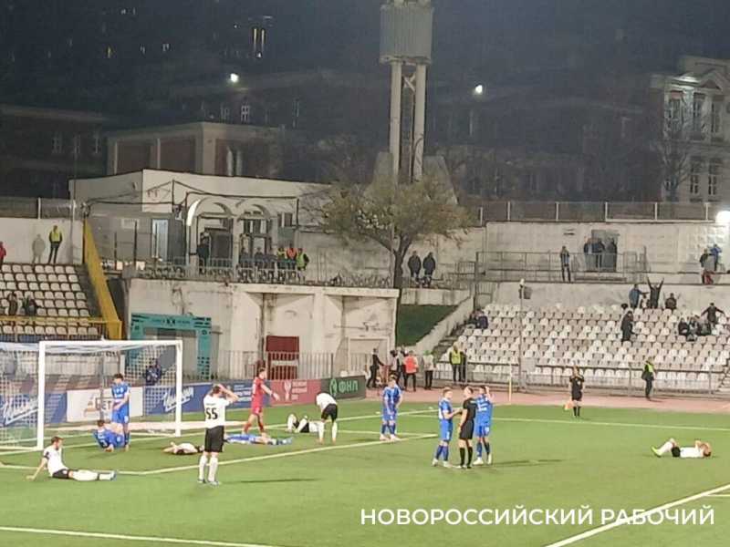 В Новороссийске на футбольном поле героем стал Антон Антонов и вся команда