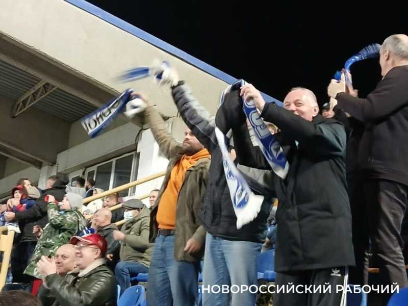 В Новороссийске на футбольном поле героем стал Антон Антонов и вся команда