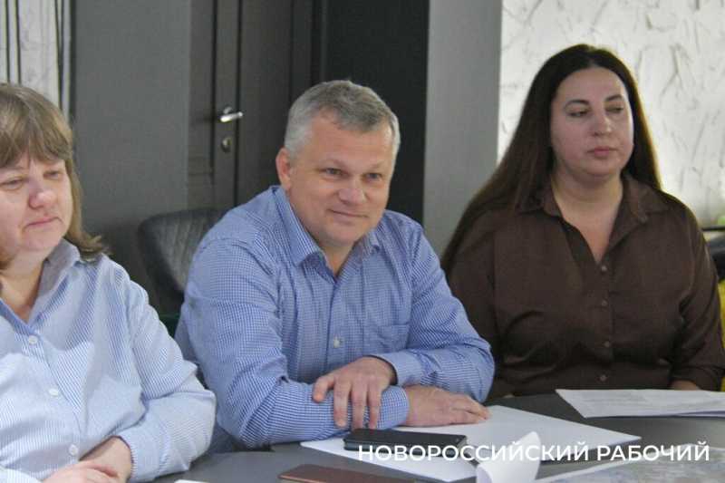 В Новороссийске на месте пустыря в парке могут построить дорогу или скейт-парк