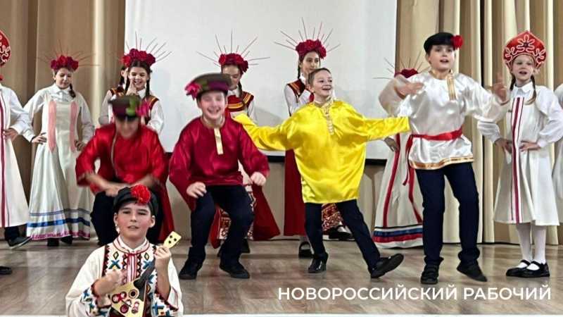 В Новороссийске на одной сцене выступили &laquo;китайцы&raquo;, &laquo;аварцы&raquo;, &laquo;грузины&raquo; и &laquo;мексиканцы&raquo;