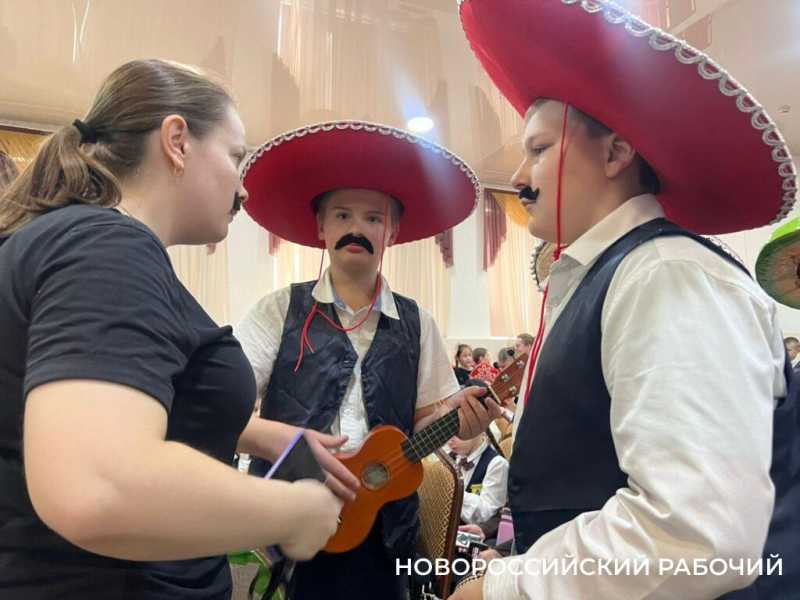 В Новороссийске на одной сцене выступили &laquo;китайцы&raquo;, &laquo;аварцы&raquo;, &laquo;грузины&raquo; и &laquo;мексиканцы&raquo;