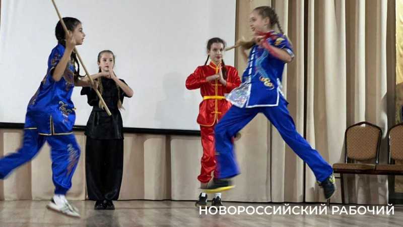 В Новороссийске на одной сцене выступили &laquo;китайцы&raquo;, &laquo;аварцы&raquo;, &laquo;грузины&raquo; и &laquo;мексиканцы&raquo;