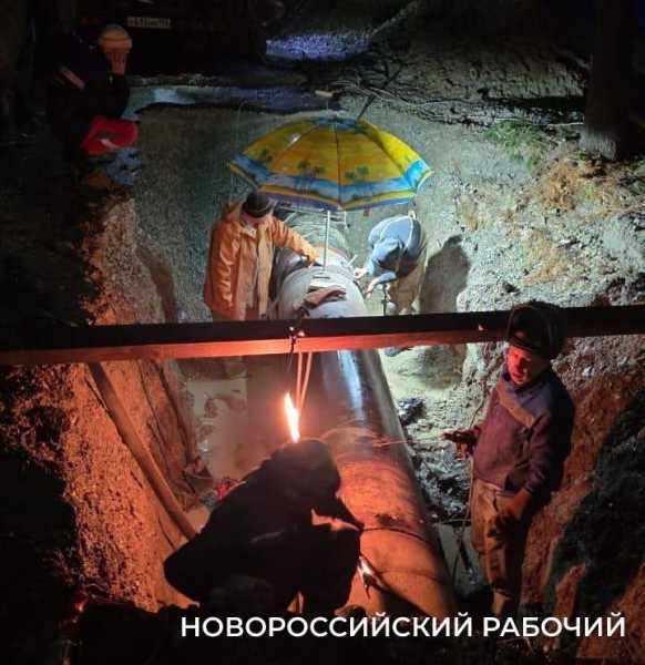 В Новороссийске ночью ликвидировали аварию на магистральном водопроводе. Вода будет