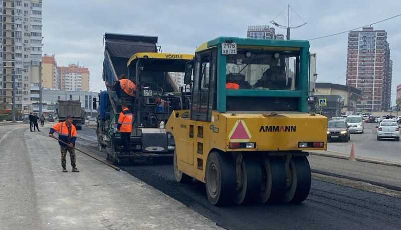 В Новороссийске проводятся финальные работы по реконструкции пересечения дороги в районе улицы Мурата Ахеджака