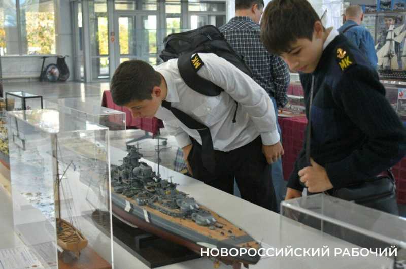 В Новороссийске судомоделисты стремились к победам на парусах мечты