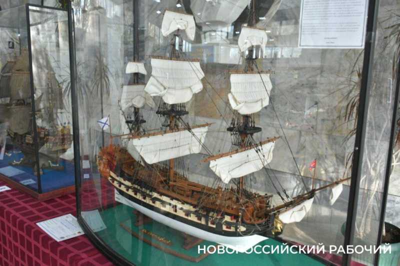 В Новороссийске судомоделисты стремились к победам на парусах мечты