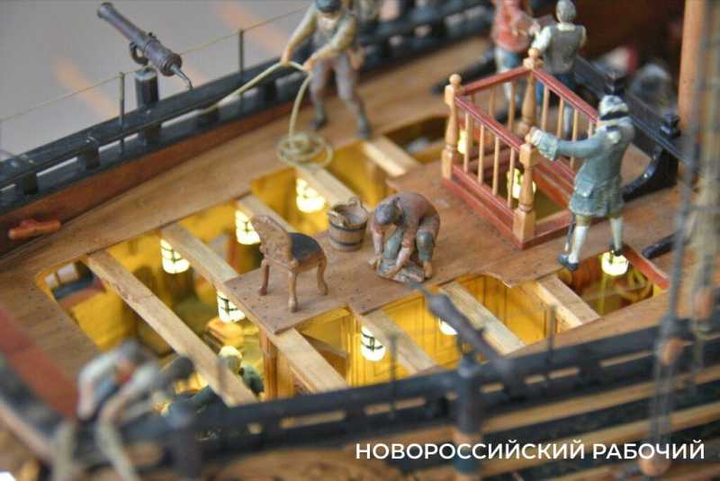 В Новороссийске судомоделисты стремились к победам на парусах мечты