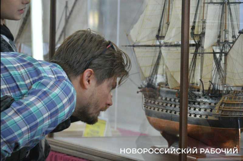 В Новороссийске судомоделисты стремились к победам на парусах мечты