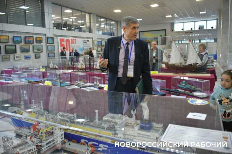 В Новороссийске судомоделисты стремились к победам на парусах мечты