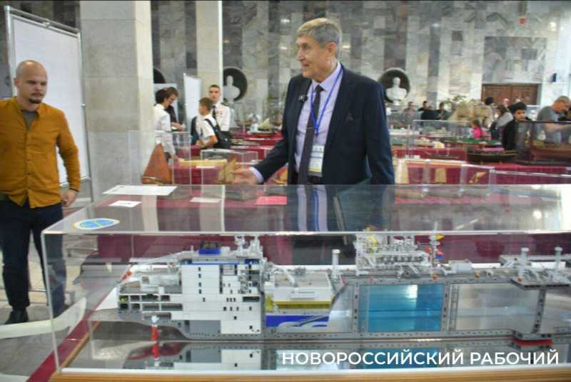 В Новороссийске судомоделисты стремились к победам на парусах мечты