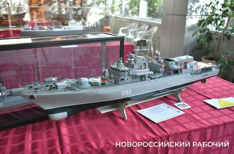 В Новороссийске судомоделисты стремились к победам на парусах мечты