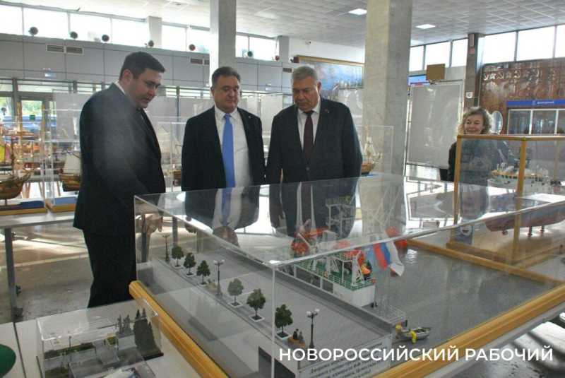 В Новороссийске судомоделисты стремились к победам на парусах мечты