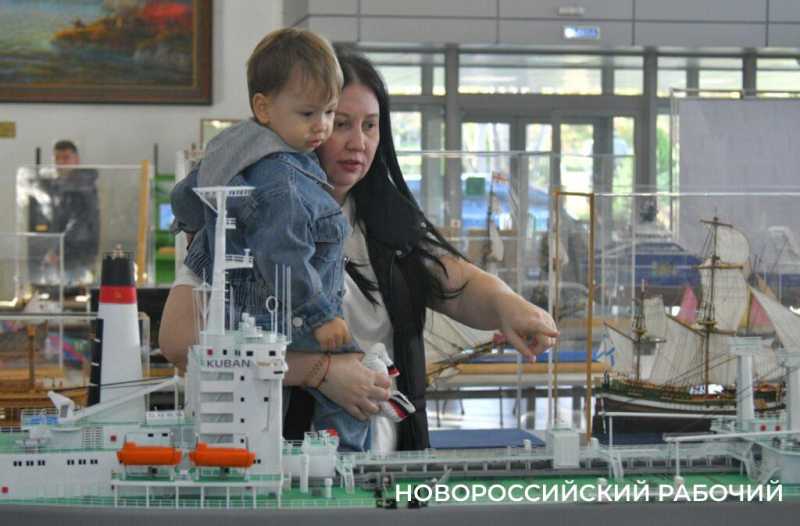 В Новороссийске судомоделисты стремились к победам на парусах мечты