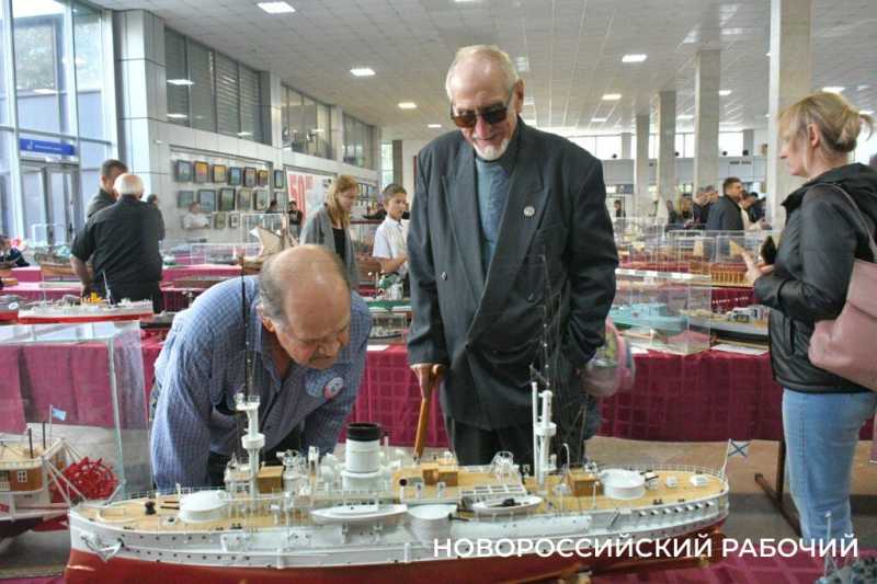 В Новороссийске судомоделисты стремились к победам на парусах мечты