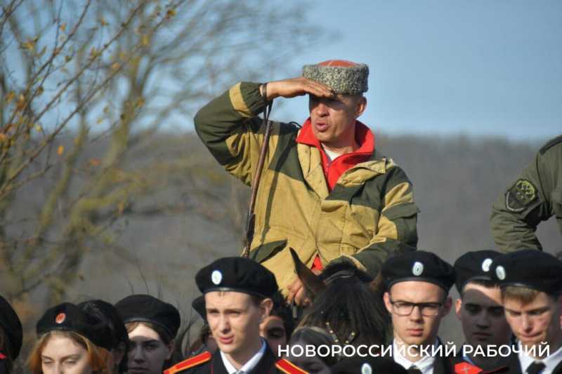 В Новороссийске всем миром высаживают целый лес