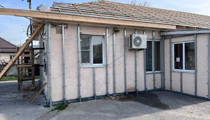 В селе Владимировка начался долгожданный ремонт сельского клуба &mdash; стартовали капитальные работы по обновлению фасада и кровли