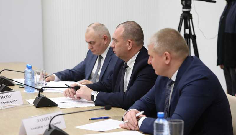 Вениамин Кондратьев: Жители и социальные учреждения должны быть обеспечены горячей водой и теплом в зимний период