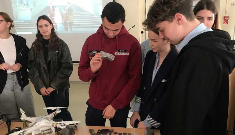 Военные подвиги разных эпох: новороссийские школьники и студенты встретились с волонтёрами СВО и вспомнили героев Великой Отечественной войны 1941-1945 годов