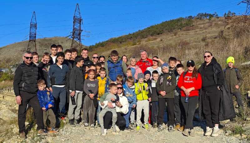 Воспитанники Центра казачьей молодежи &laquo;Ермак&raquo; совершили патриотический поход по живописным окрестностям Новороссийска