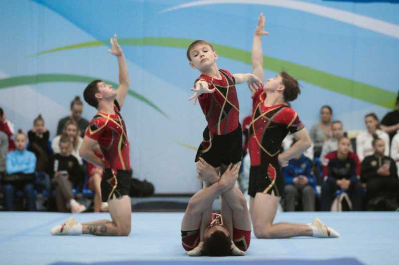 Впервые в истории Новороссийска спортивные акробаты стали чемпионами России