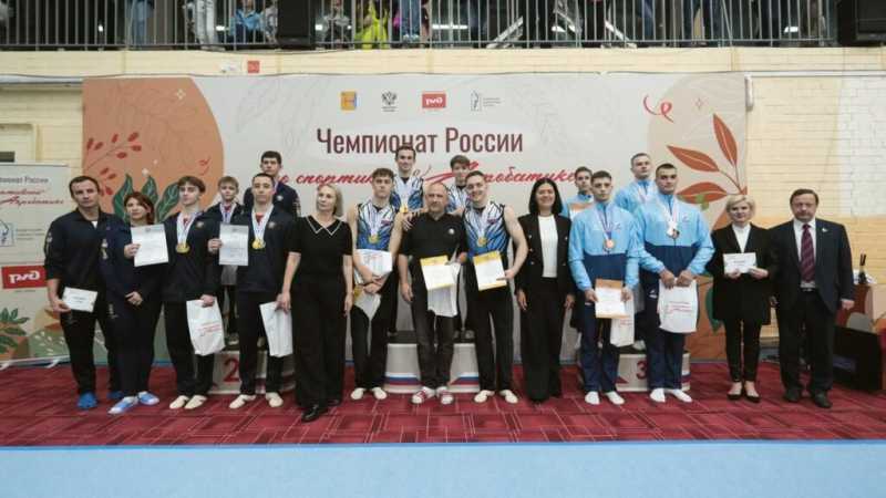Впервые в истории Новороссийска спортивные акробаты стали чемпионами России