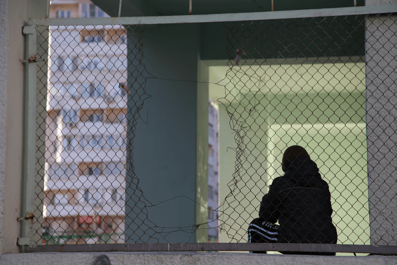 11-летний ребенок выпал из окна высотки в Новороссийске