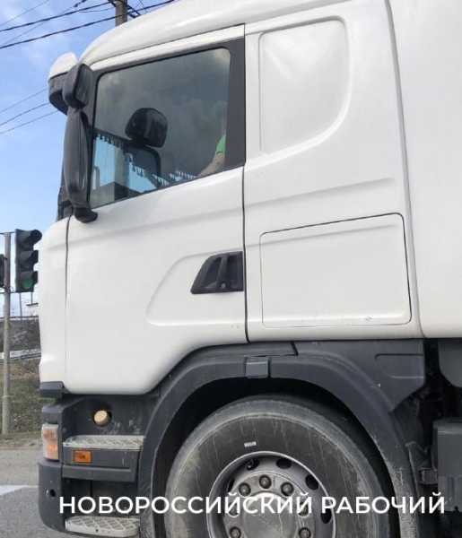 15 большегрузов в минуту! Чтобы спасти Новороссийск, власти хотят ограничить их въезд в город-герой