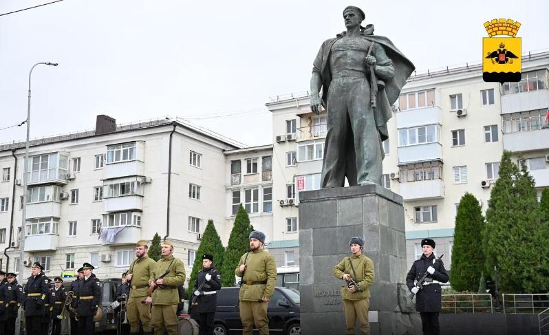 Андрей Кравченко: Мы склоняем головы перед мужеством и героизмом тех, кто отдал свою жизнь за свободу и независимость нашей Родины 