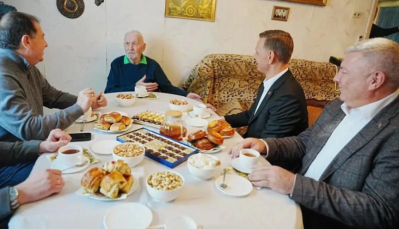 Андрей Кравченко поздравил с днем рождения Героя Социалистического Труда, почётного гражданина города-героя Новороссийска Геннадия Николаевича Федченко